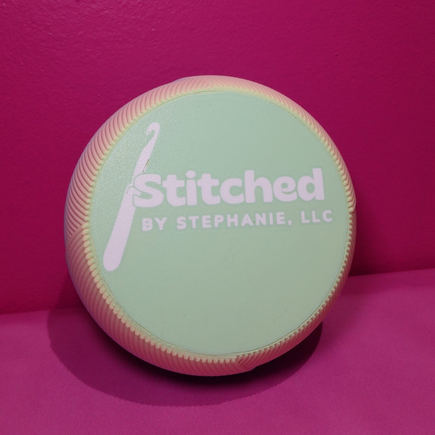 3D-Printed Ombre Yarn Bowl – Lightweight & Durable Gradient Yarn Holder